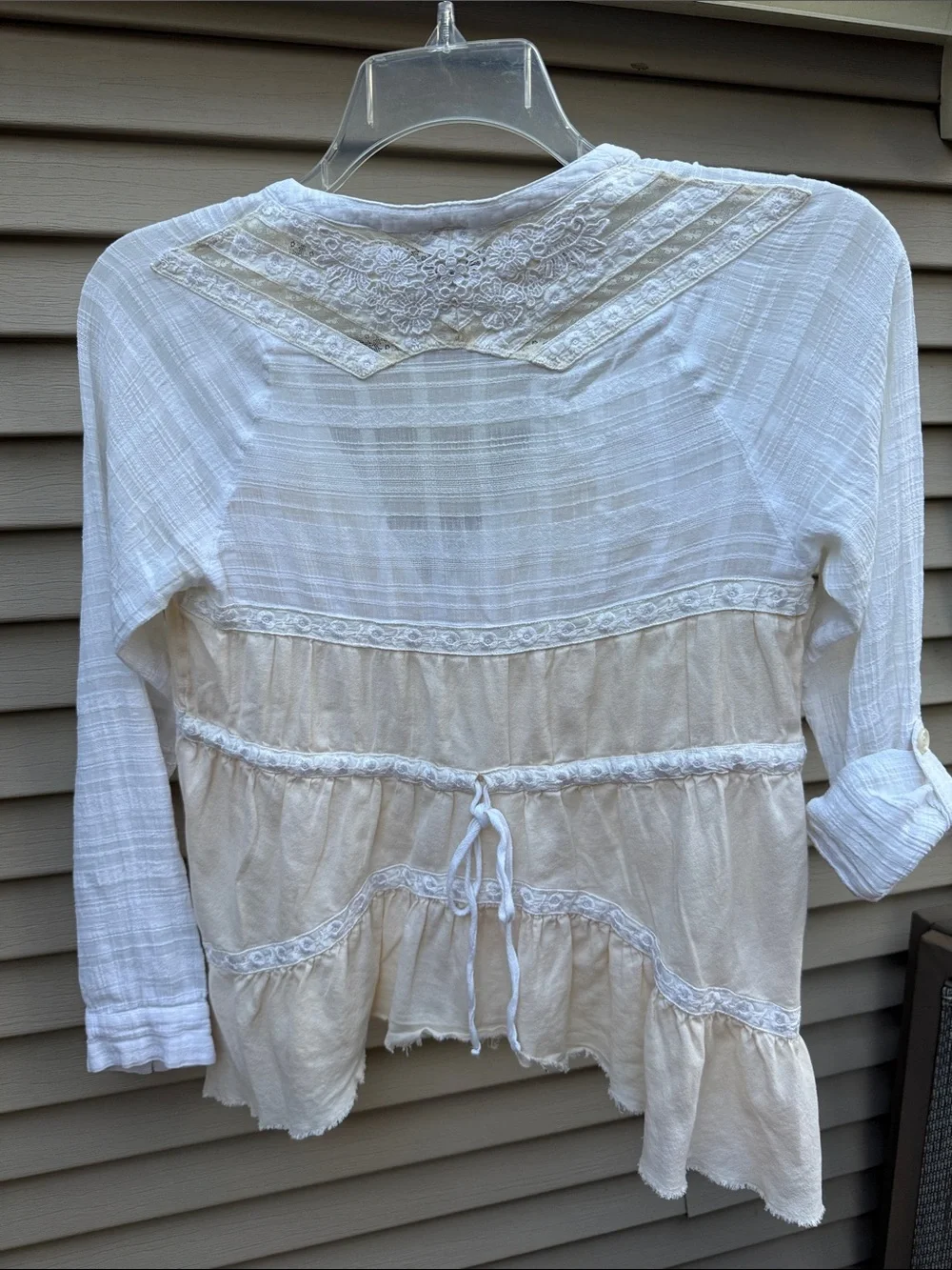 Free People 100%  Cotton Embroidered Boho Top or Tunic Lace Trim V-neck Size XS